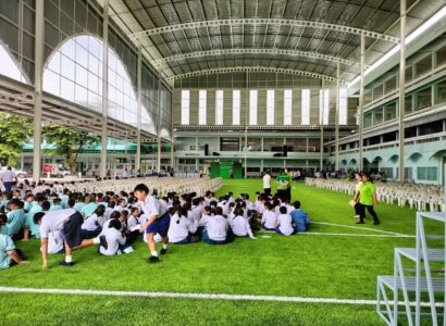 สนามฟุตบอลหญ้าเทียมโรงเรียนศรีอรุโณทัย